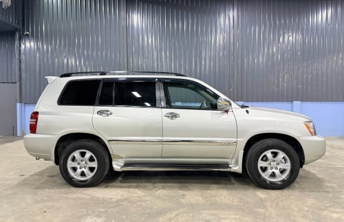 Highlander V4 2023 ទឹកប្រាក់