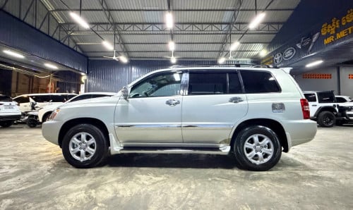 Highlander V4 2023 ទឹកប្រាក់