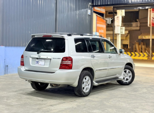 Highlander V4 2023 ទឹកប្រាក់