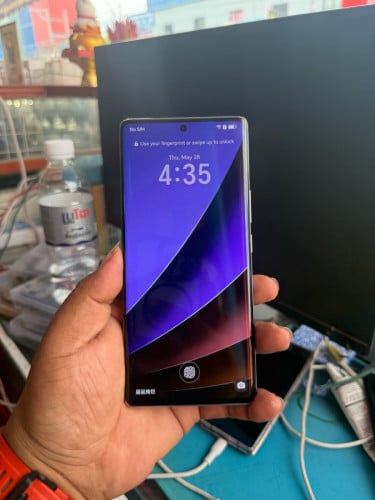 Honor 80 CH Versionបែកខ្នង