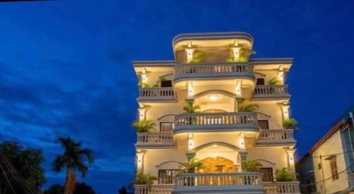Hotel for rent 5 minutes from pub street / សណ្ឋាគារសម្រាប់ជួល ៥នាទីពីផ្លូវផាប់ស្ទ្រីត