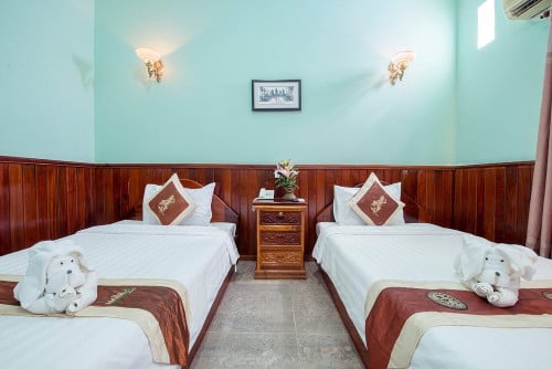 Hotel for rent 5 minutes from pub street / សណ្ឋាគារសម្រាប់ជួល ៥នាទីពីផ្លូវផាប់ស្ទ្រីត