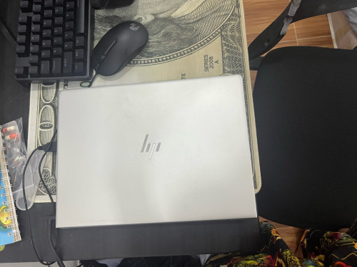HP Elitebook Ram 8GB SD 238GB CPU i5-8350U @1.70GHz