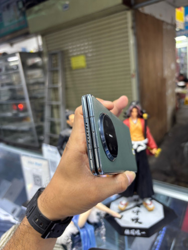 Huawei MateX5 512G Ram12G Sim2 Global ម៉ាសុីនសានុំស្រីុន ស្ទើរតួរតិចៗ
