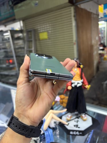 Huawei MateX5 512G Ram12G Sim2 Global ម៉ាសុីនសានុំស្រីុន ស្ទើរតួរតិចៗ