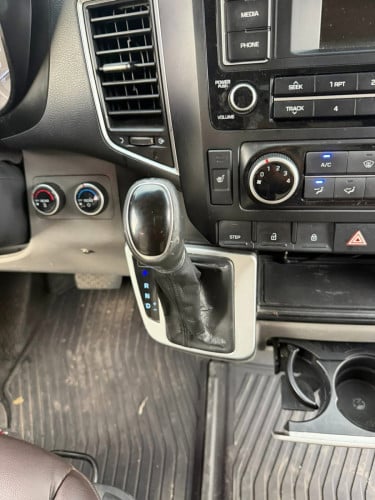 Hyundai SOLATI 2018 លេខអូតូ