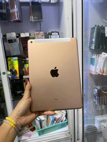iPad 6th generation 128GB/Sim+wifiស្អាត