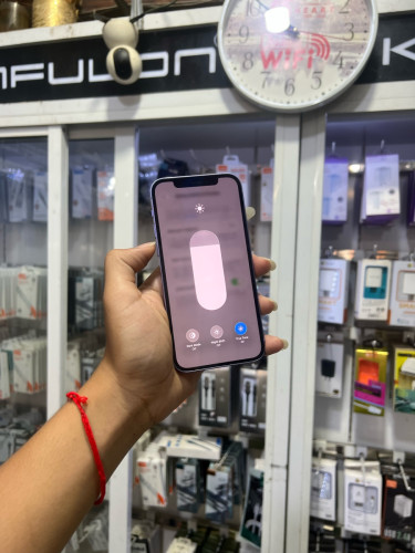 iPhone 12 ពណ៌ស្វាយ 🍏 LLA 64GB  Battery 88% 🔋 តួស្អាត 99% សំណុំហ្សីន