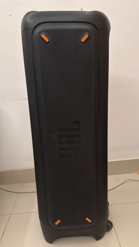 JBL Party Box 1000 នៅថ្មីស្អាត  លក់ព្រោះមិនសូវបានប្រើព្រោះមាន Speaker ច្រើន