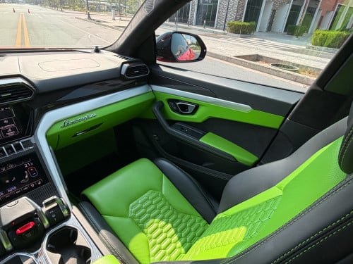Lamborghini Urus 2020 ក្រដាស់ពន្ធ