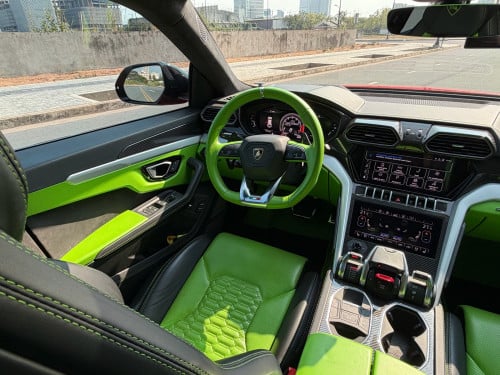 Lamborghini Urus 2020 ក្រដាស់ពន្ធ