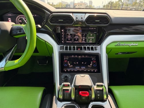 Lamborghini Urus 2020 ក្រដាស់ពន្ធ