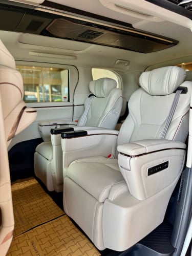 Lexus LM350h 7 seater