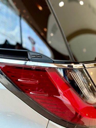 Lexus LM350h 7 seater