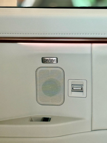Lexus LM350h 7 seater