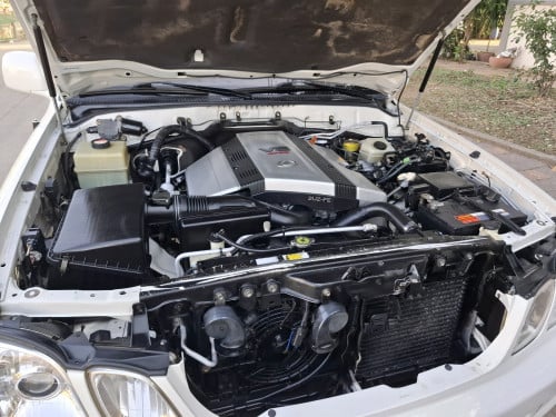 LEXUS LX470 2001 ឡាននៅសំនុំសុីន