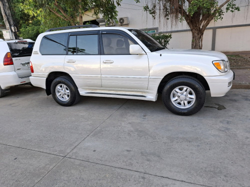 LEXUS LX470 2001 ឡាននៅសំនុំសុីន