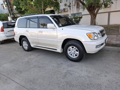 LEXUS LX470 2001 ឡាននៅសំនុំសុីន