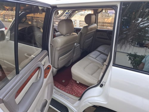 LEXUS LX470 2001 ឡាននៅសំនុំសុីន