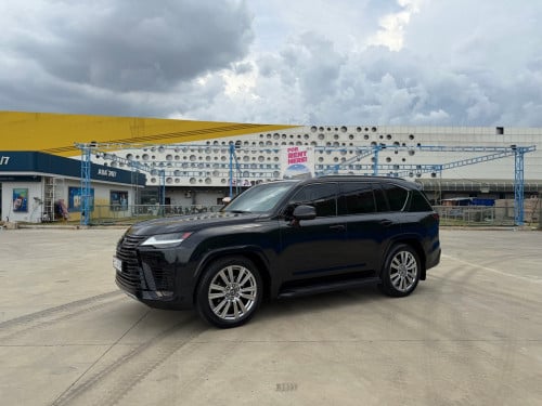Lexus LX600 VIP 4 Seat 2023 ESV