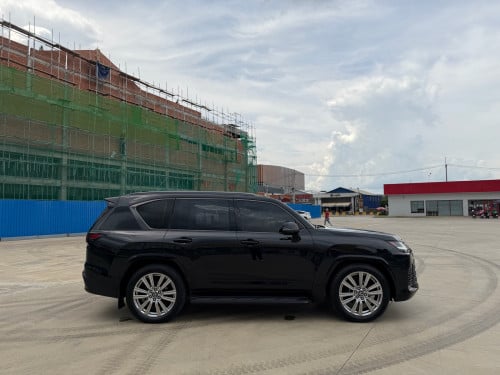 Lexus LX600 VIP 4 Seat 2023 ESV