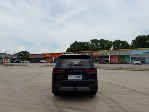 Lexus LX600 VIP 4 Seat 2023 ESV