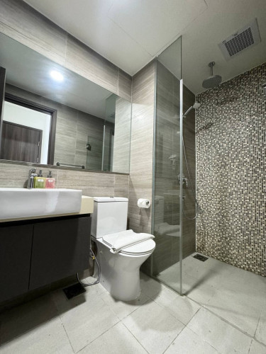 Luxury 2 Bedroom at The Peak for Rent