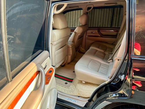 Lx 470 ឆ្នាំ02 ហ្គាសហើយ ឡានស្អាតតម្លៃ14500ចរចារបាន💰
