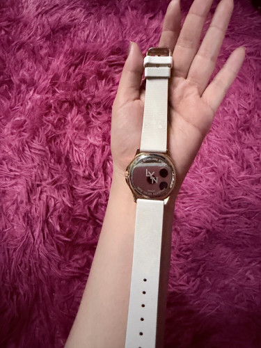 LYN Watch Original  98% with Full Box
