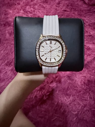 LYN Watch Original  98% with Full Box