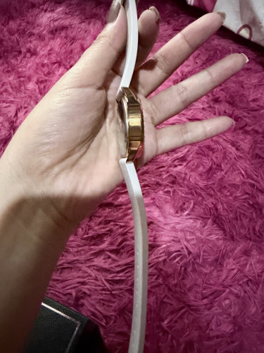 LYN Watch Original  98% with Full Box