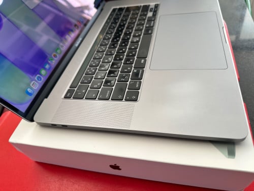 Macbook Pro 2019 16" Core i9 8core