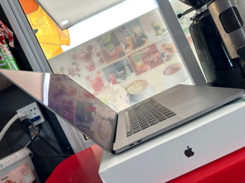 Macbook Pro 2019 16" Core i9 8core