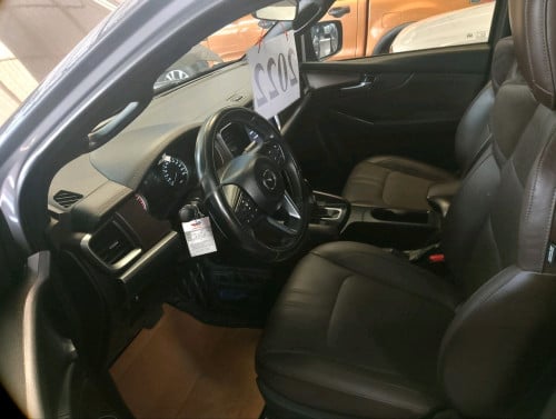 Mazda BT50 Year 2022 $35,000$ ធានាទិញចូលវិញ ទឹកថ្នាំនិងម៉ាស៊ីនសំណុំដើម