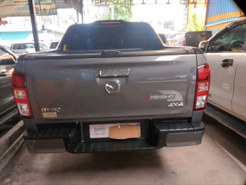 Mazda BT50 Year 2022 $35,000$ ធានាទិញចូលវិញ ទឹកថ្នាំនិងម៉ាស៊ីនសំណុំដើម