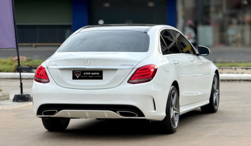 Mercedes Benz C300 2015 AMG Line