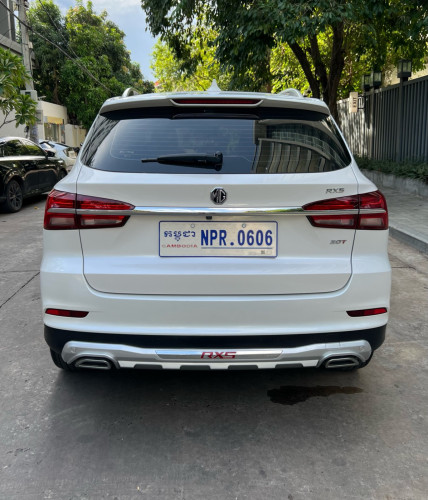 MG RX5 ឆ្នាំ 2021 ទឹកថ្នាំហ្សុីន100% (30000km) មហាថ្មី