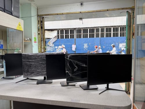 Monitor 27 inch 75Hz FHD កែមស្មើ មានSpeaker មានច្រើនគ្រាប់បងៗអាចដាក់កម្ម៉ងបានចា