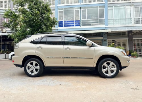 RX . 330 ឆ្នាំ 04 -ប៉ុង.1 ឡានថ្មី