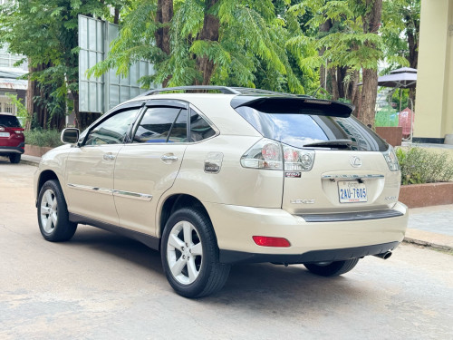RX . 330 ឆ្នាំ 04 -ប៉ុង.1 ឡានថ្មី