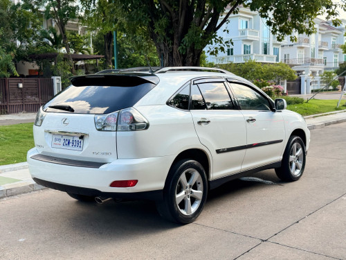 RX . 330 ឆ្នាំ . 2005 -ប៉ុង .1 ហ្វូល  ពេញ