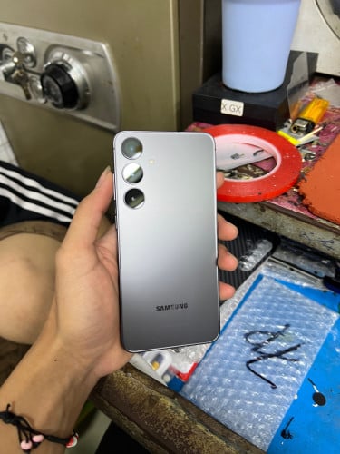 S24 plus ស្អាត់100% sim2គ្រុមហ៊ុន rem12 256g សាណុំណែនfree ផ្លុំ ត្រូវកាឆាតមកម៉ូយៗ070987152❤️