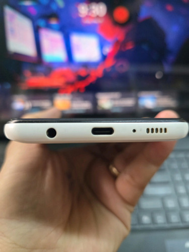 Samsung A21S ក្រុមហ៊ុនសុីមពីរ