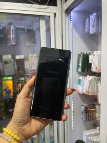 Samsung  S10 plus 128GB សុីនរបស់ក្រុមហ៊ុនសុីម2