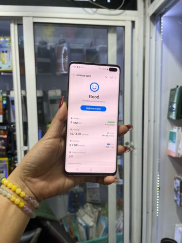 Samsung  S10 plus 128GB សុីនរបស់ក្រុមហ៊ុនសុីម2