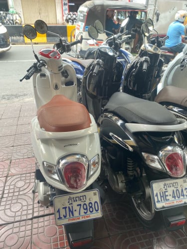 SCOOPY-I 2020 ម៉ូតូនៅស្អាត90%ធានាម៉ាសុីន ខ្ចៅខ្ងង់ សុំណុំសុីន