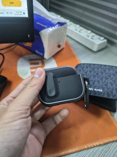 Sell case Airpod Pro 3