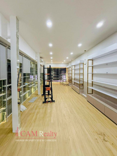 Shophouse For Rent in Tuol Tumpung (Russian Market)