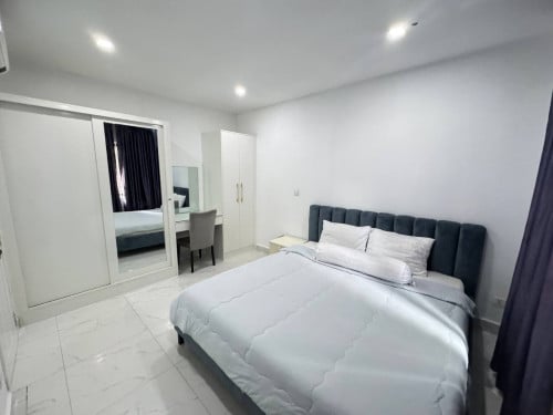 Spacious one bedroom