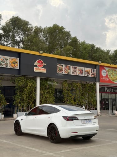 Tesla Model 3 Dual Motor Performance ម៉ូទ័រ 2 AWD